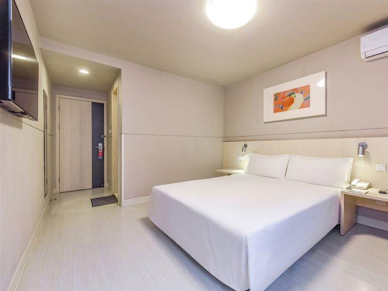 Jinjiang Inn Shenzhen North Railway Station Экстерьер фото